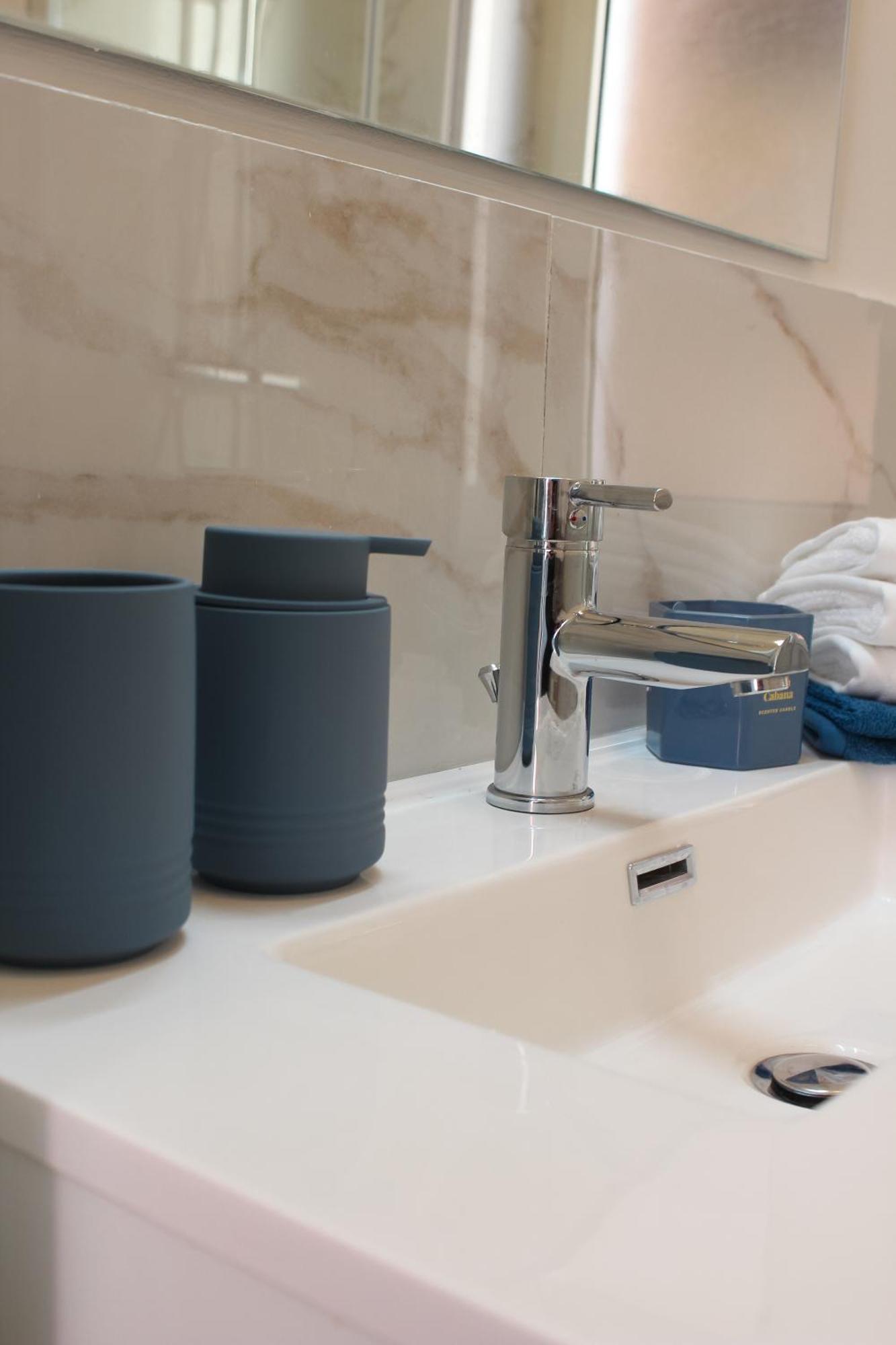 B&B Blue Luxury Suite アヴェッリーノ エクステリア 写真